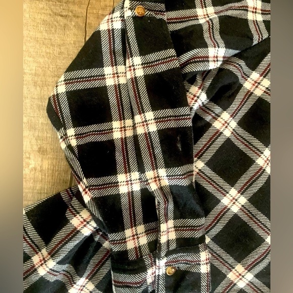 Women's Plaid Fleece Button Down Shirt - Picture 6 of 9